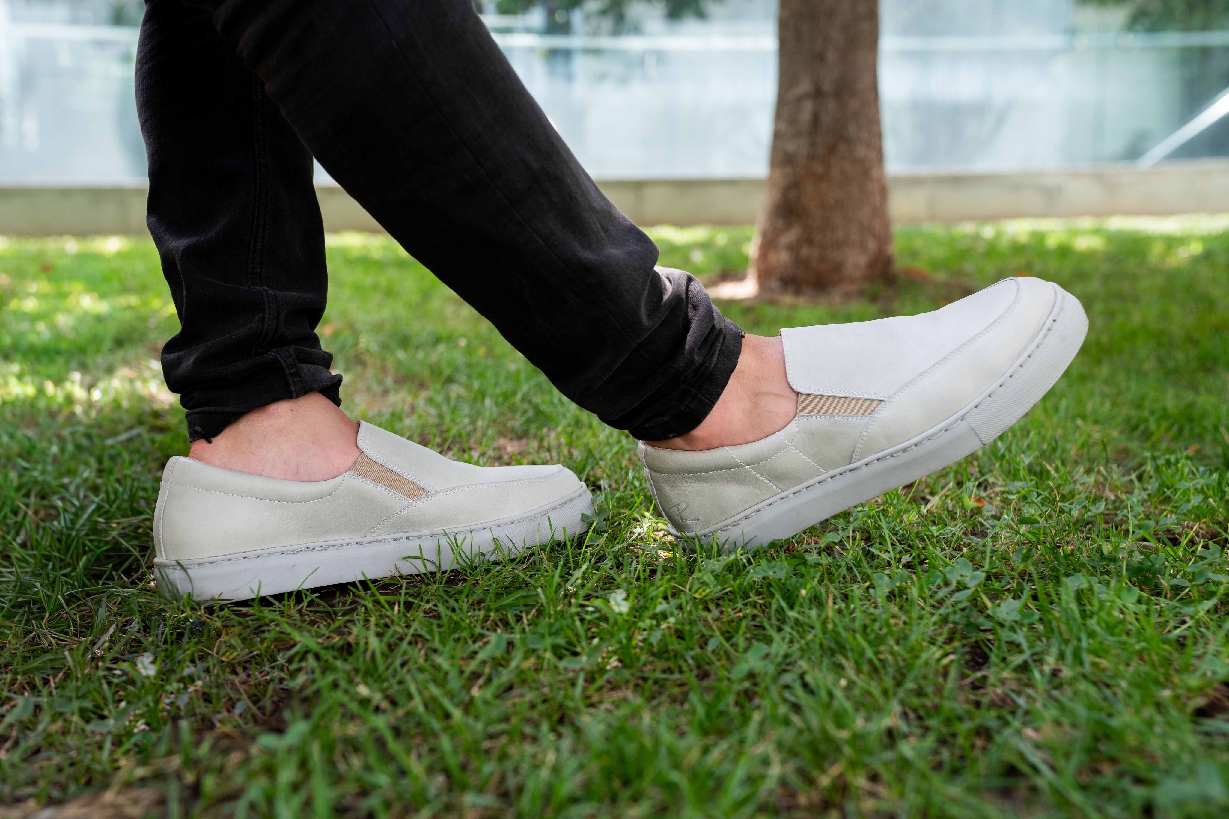 Zapato Deportivo Slip-On Ceniza
